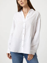 Load image into Gallery viewer, Linen Button-Up Shirt