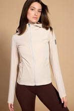 Load image into Gallery viewer, Quest Light-weight packable jacket