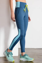Load image into Gallery viewer, Vital High Cargo Carabiner Legging 26”
