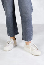 Load image into Gallery viewer, Cindy Sneakers