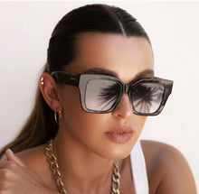 Load image into Gallery viewer, Oversized Square Sunglasses

