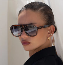 Load image into Gallery viewer, Voyager Oversized Aviator Sunglasses
