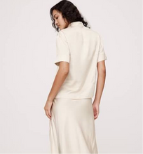 Load image into Gallery viewer, Satin Short Sleeve Button down
