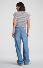 Load image into Gallery viewer, Nella Wide Leg Jeans
