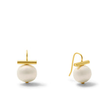 Load image into Gallery viewer, Classic pebble pearl earrings
